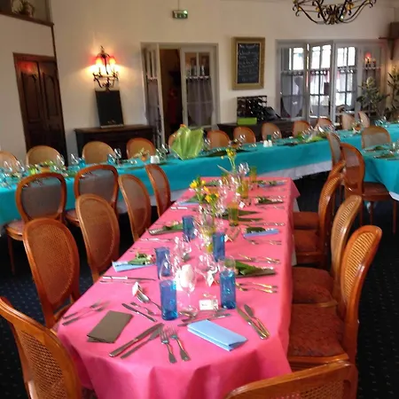 De La Poste Hotell Mortain-Bocage