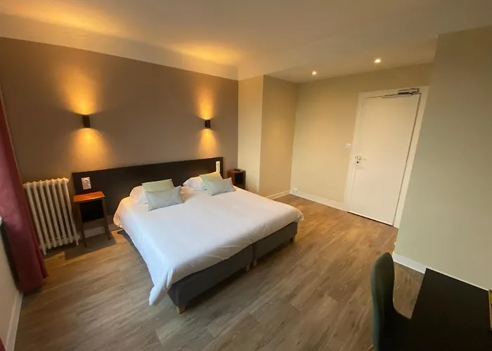 Hotel De La Poste Mortain-Bocage