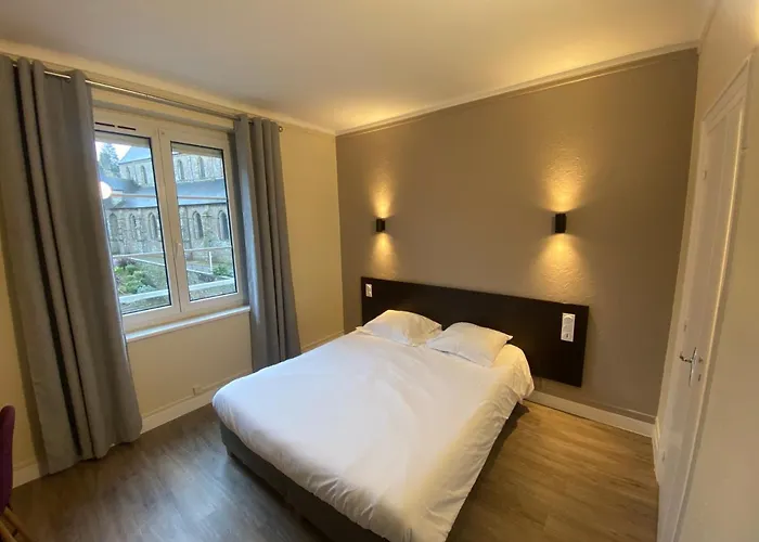 Hotel De La Poste Mortain-Bocage